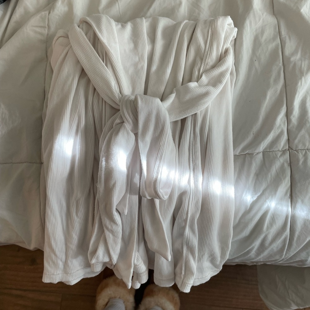 SKIMS Soft Lounge Robe - Picture 4 of 5